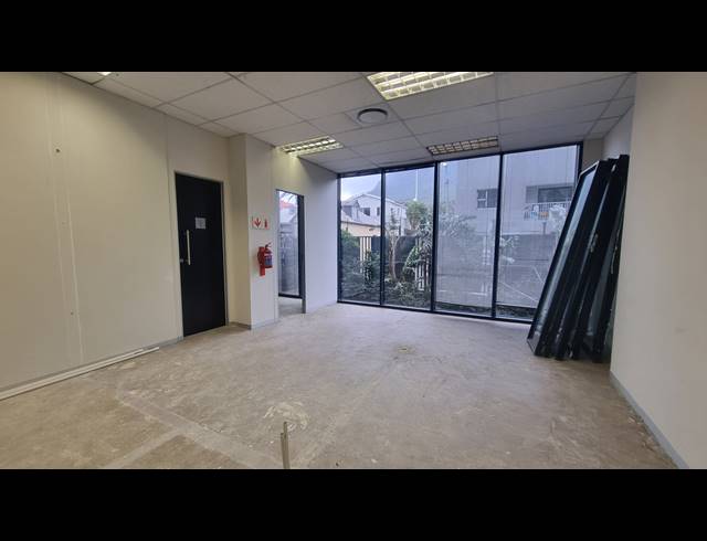 236M² OFFICE TO LET IN WOODSTOCK
